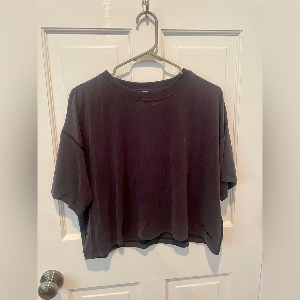 Lululemon black cropped tee shirt. Size xs/s